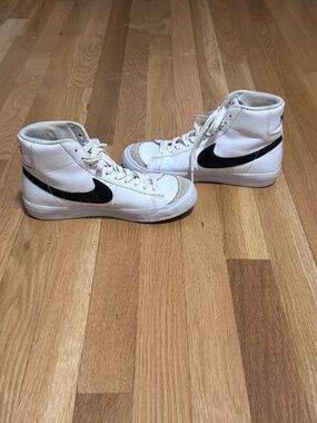 Nike high top blazer mid 77 size 6.5